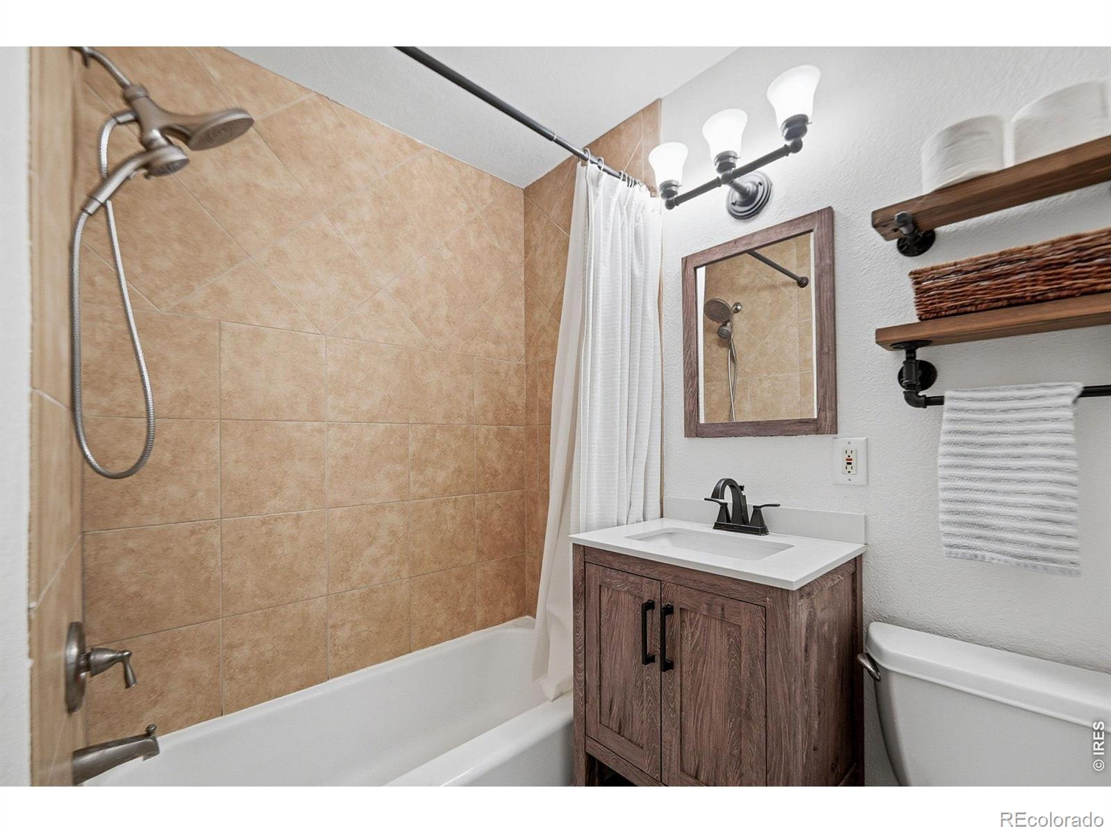 6034 S Steele Street Centennial CO 80121