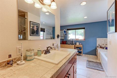 8118 W 69th Way Arvada CO 80004