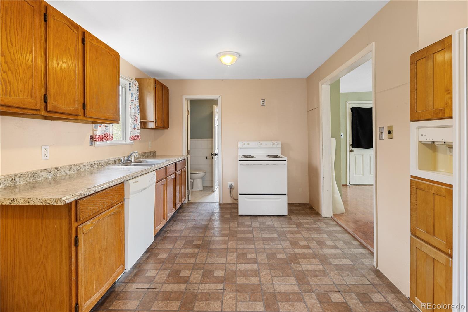 2233 S Fox Street Denver CO 80223