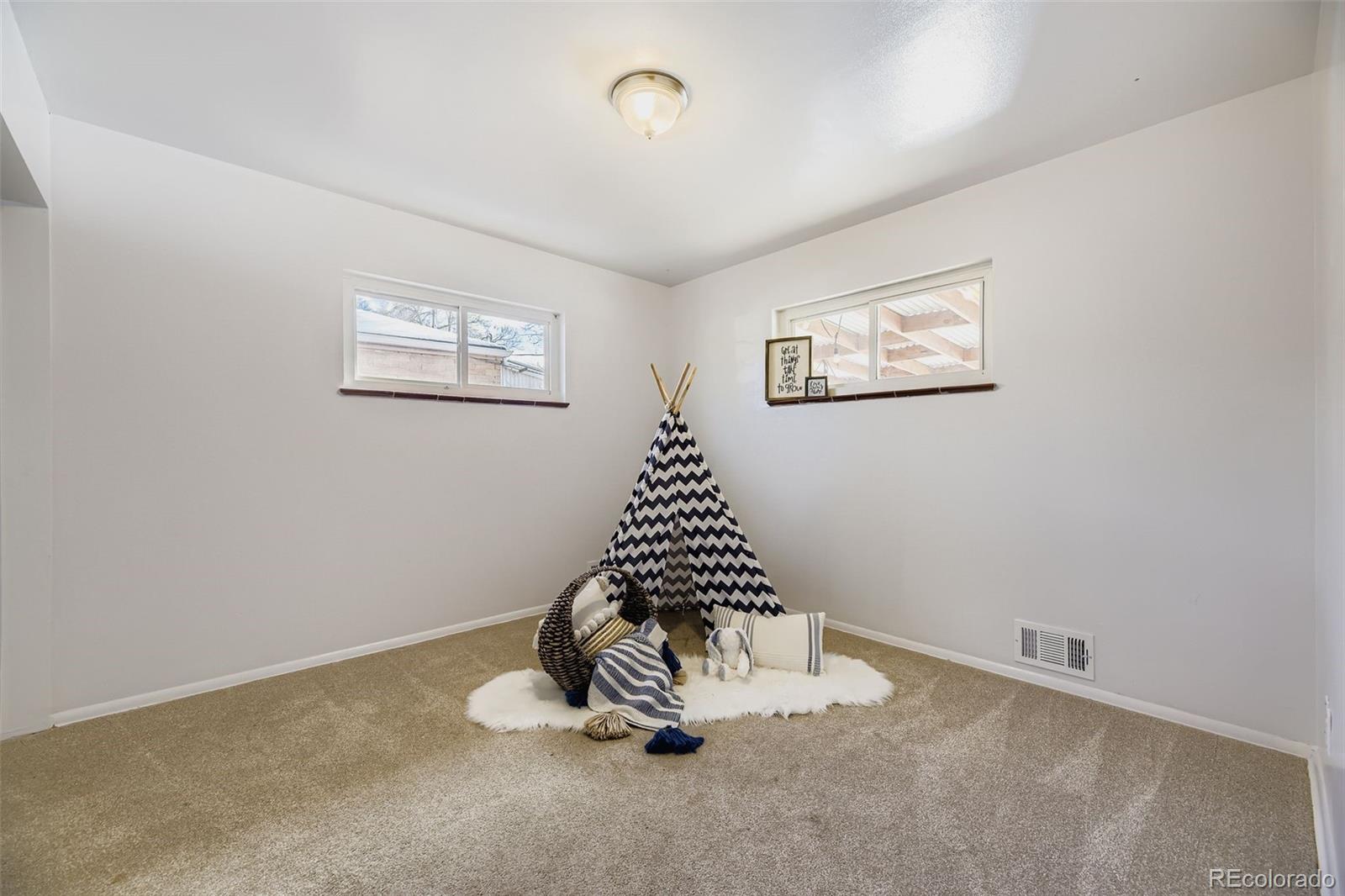 1385 S Vrain Way Denver CO 80219
