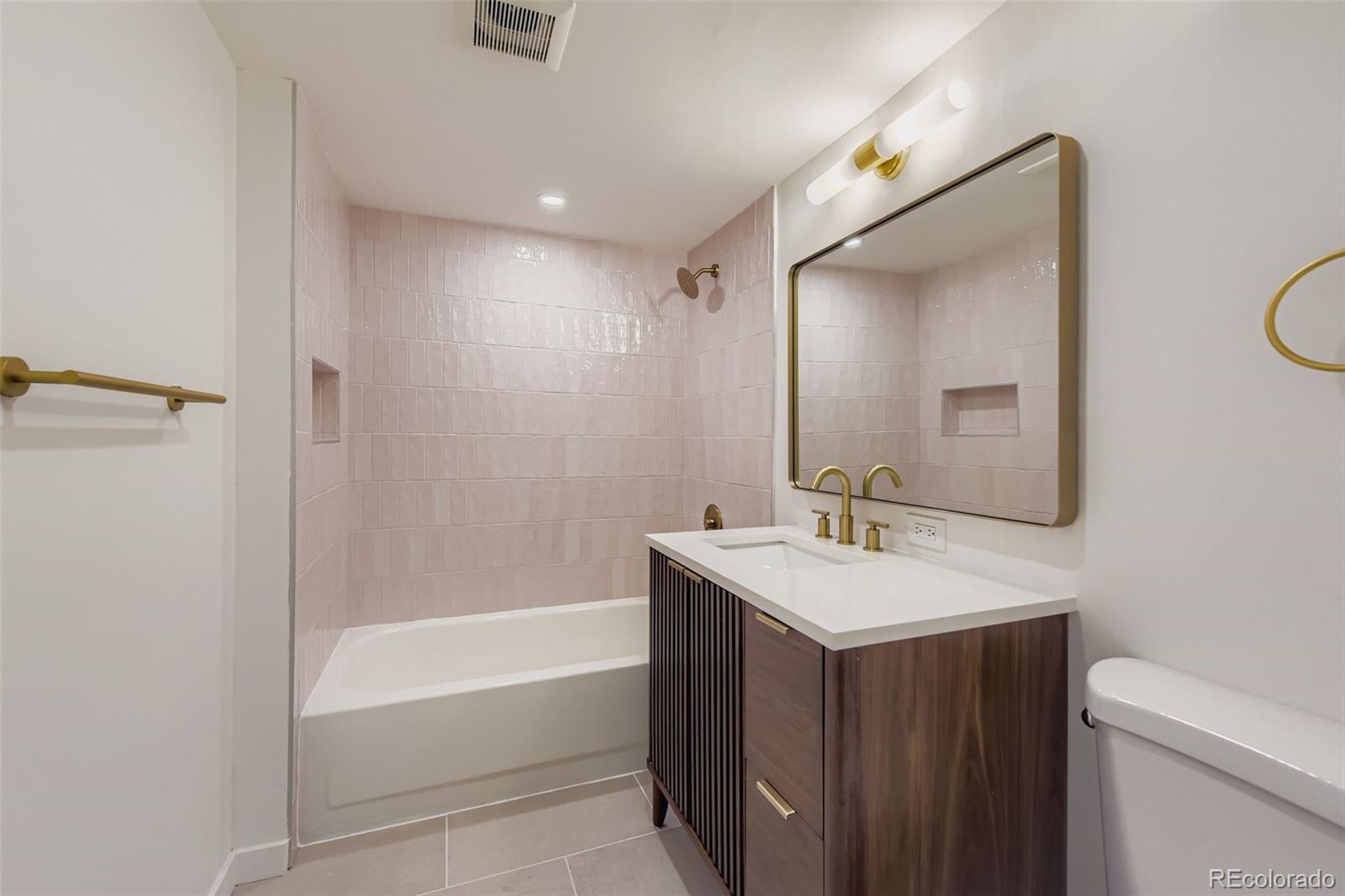 4264 W Radcliff Avenue Denver CO 80236