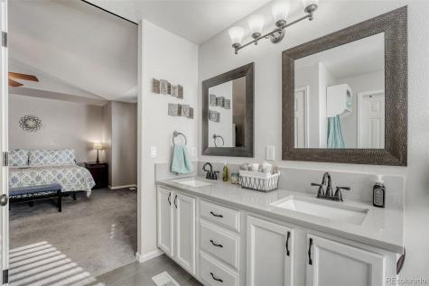 6086 S Ukraine Street Aurora CO 80015