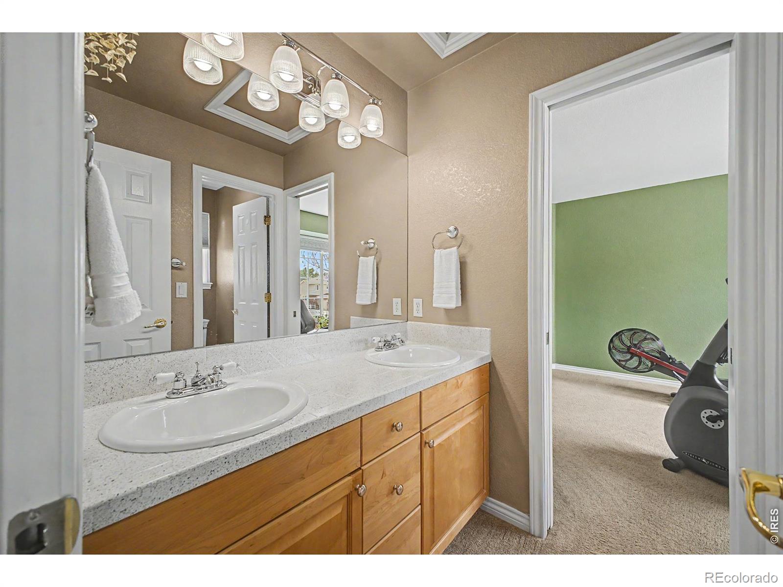 1044 Willow Creek Circle Longmont CO 80503