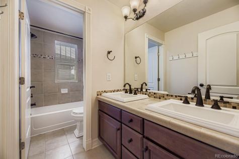 4927 S Addison Way Aurora CO 80016