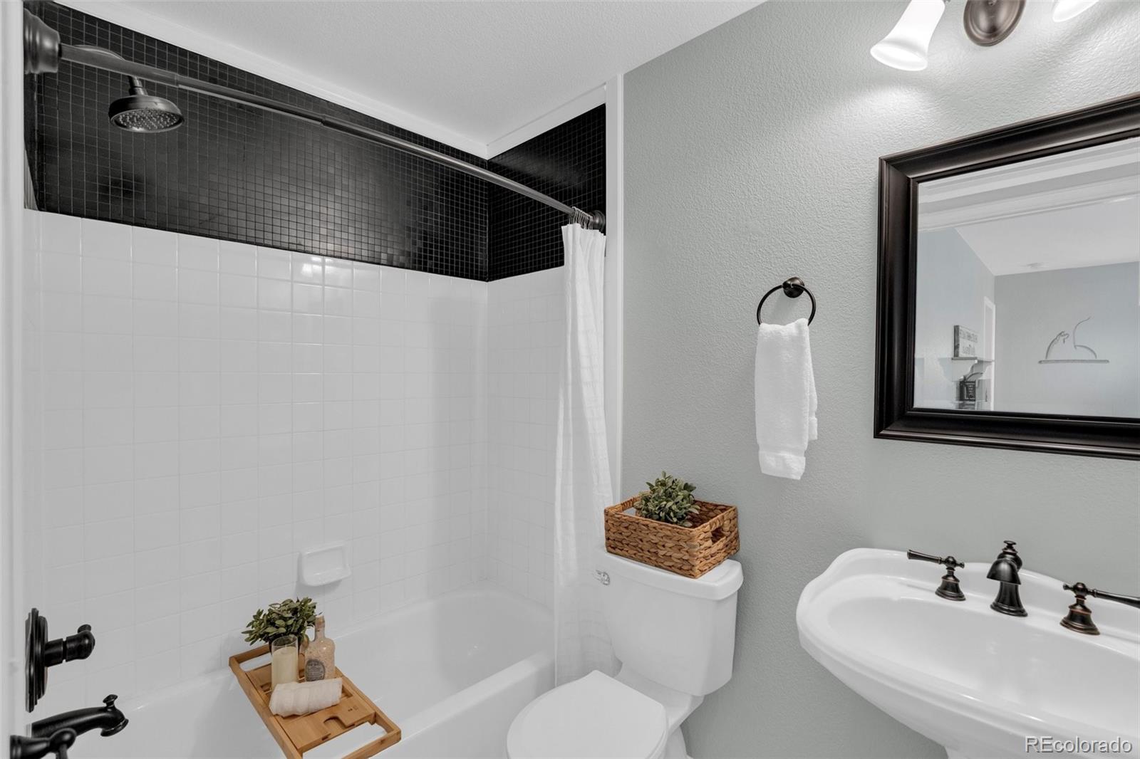 10700 Kimblewyck Circle Denver CO 80233