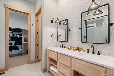 3661 N Buchanan Court Aurora CO 80019