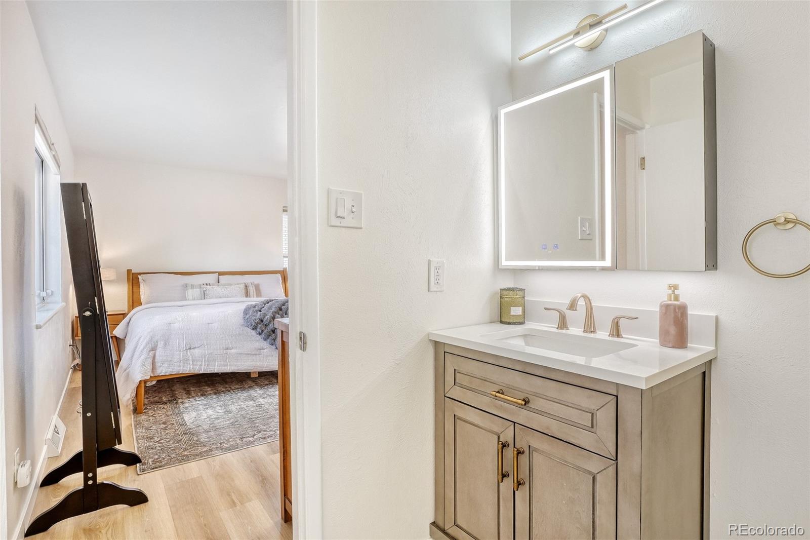 2923 S Reading Court Denver CO 80231