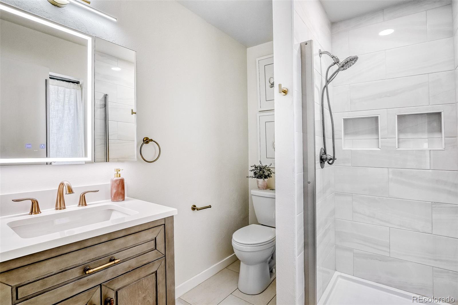 2923 S Reading Court Denver CO 80231