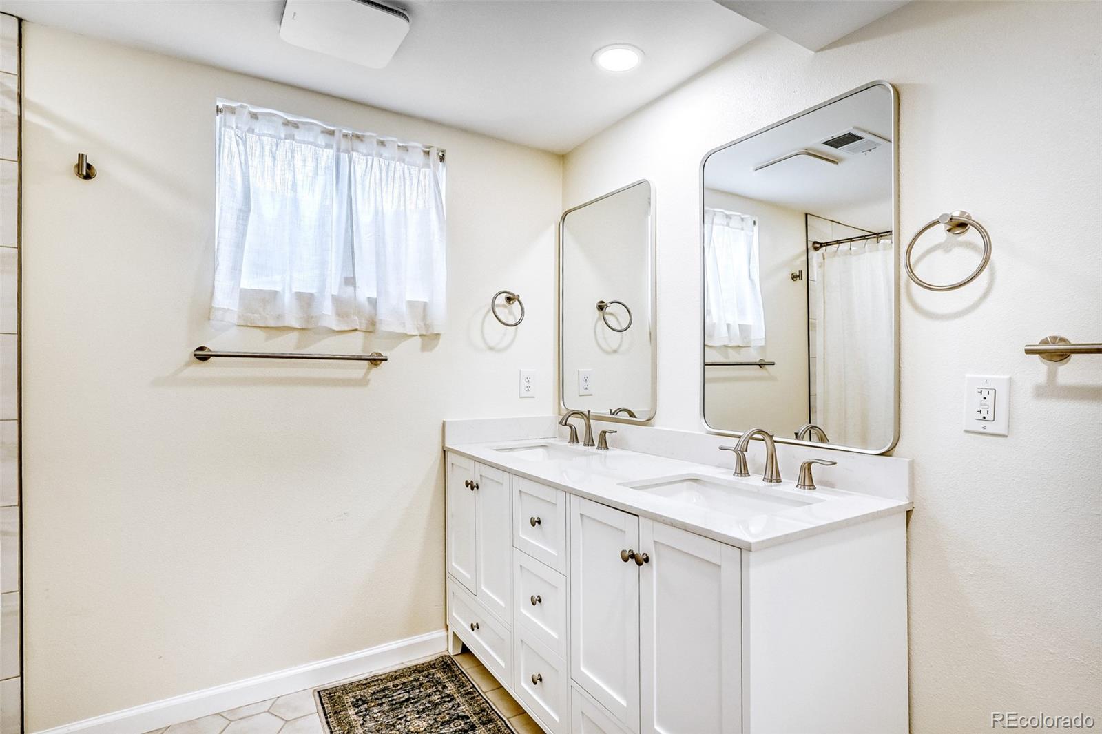 2923 S Reading Court Denver CO 80231