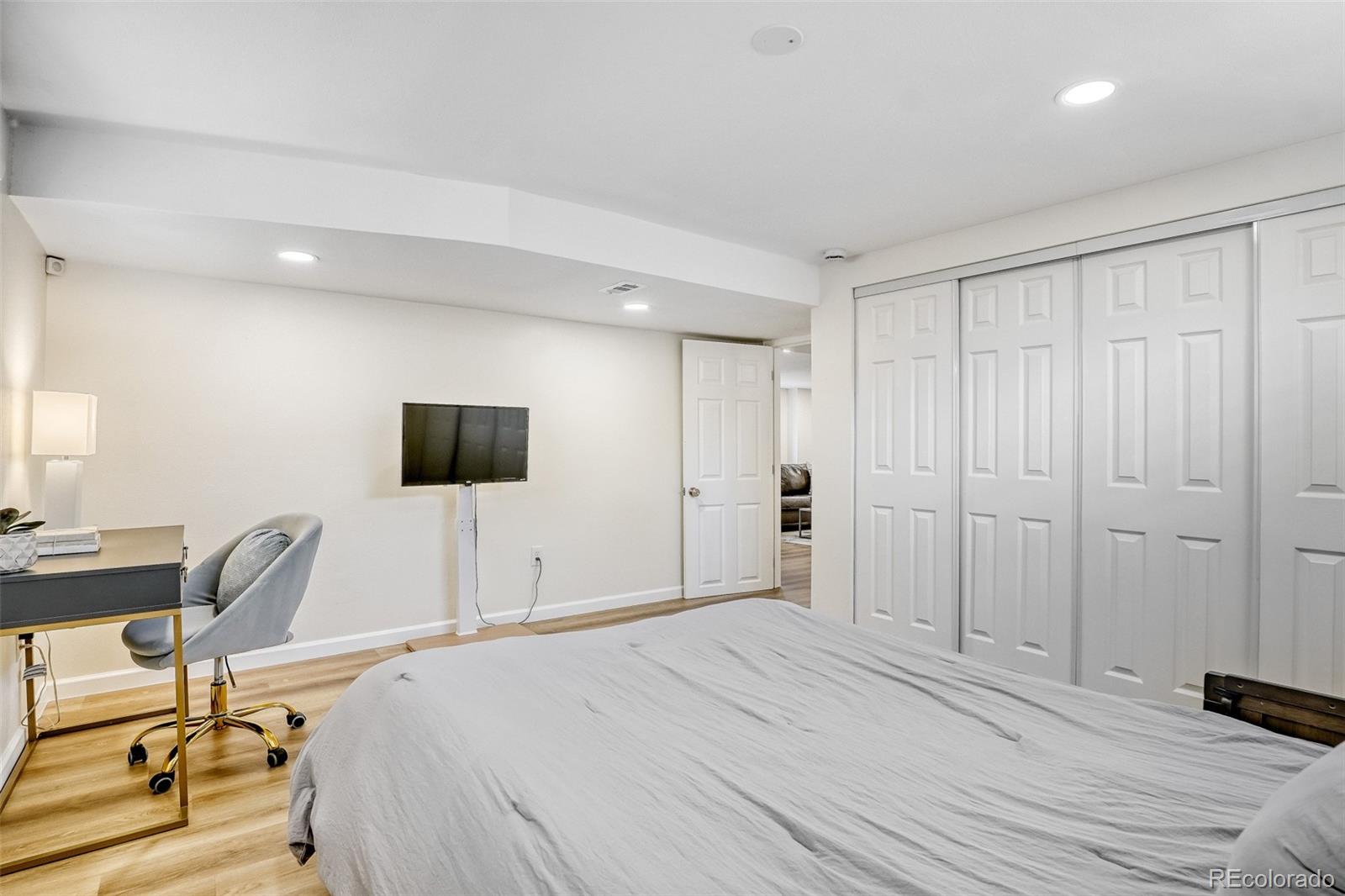 2923 S Reading Court Denver CO 80231