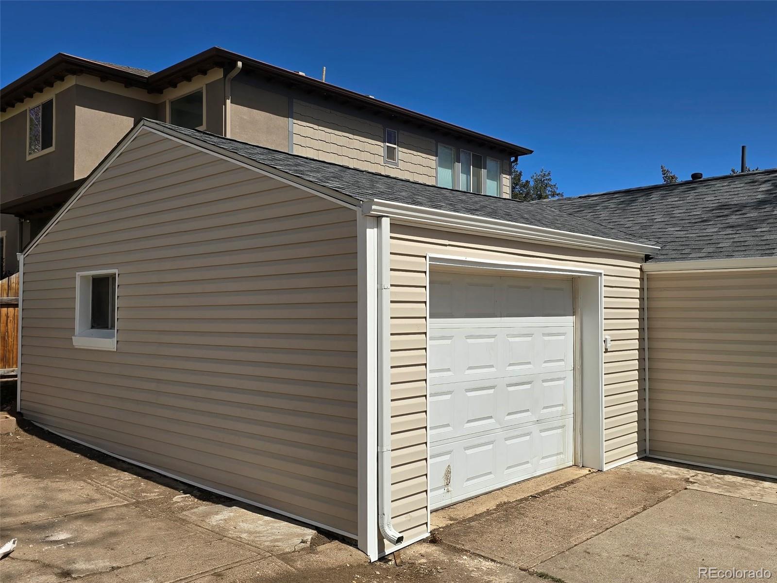 1092 S Newton Street Denver CO 80219