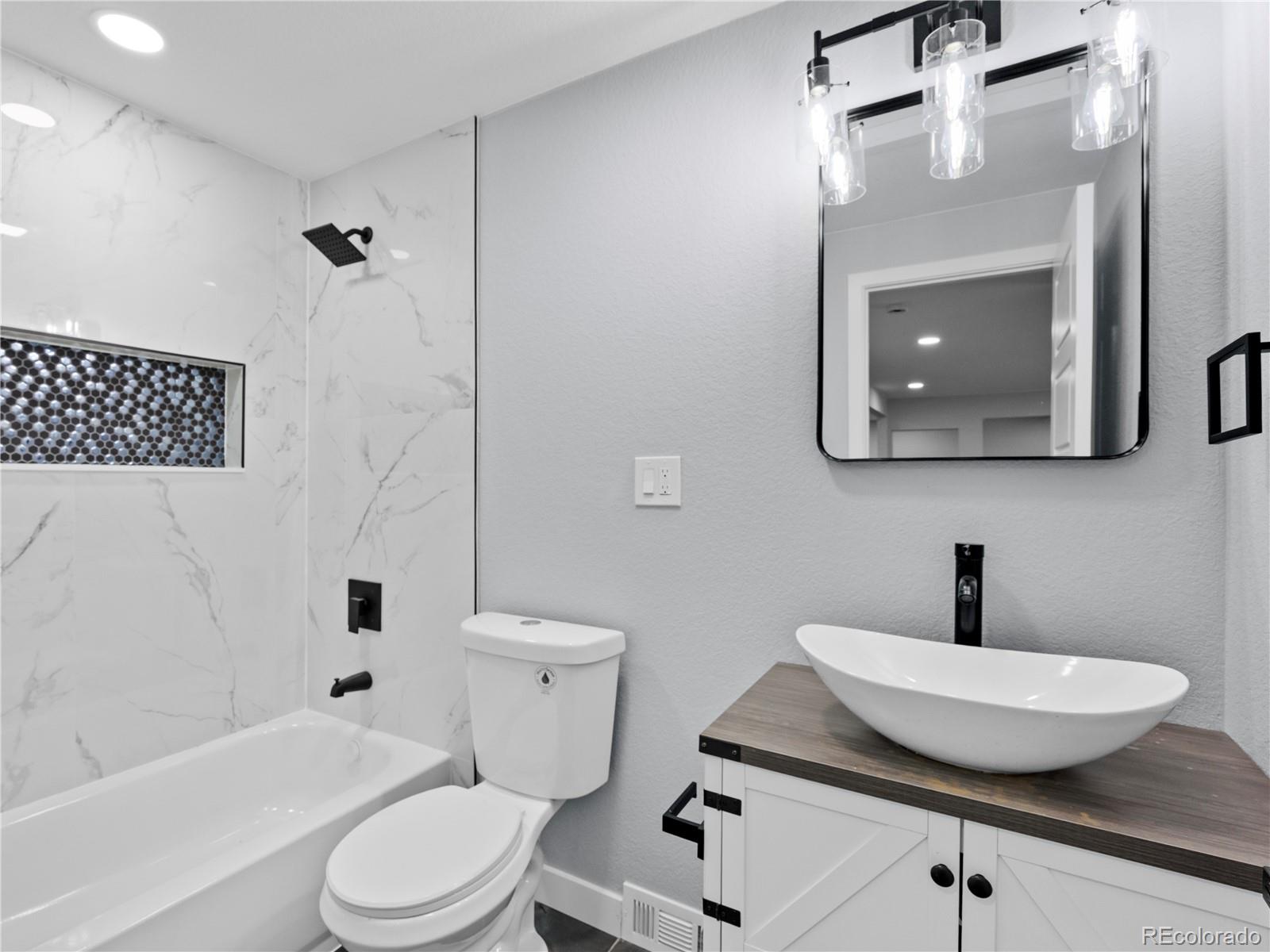 951 E 10th Avenue Broomfield CO 80020