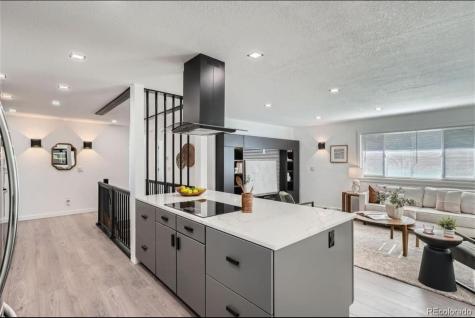 5886 S Logan Street Centennial CO 80121