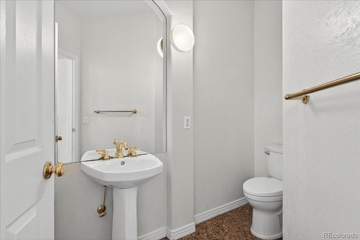 5662 S Nome Street Englewood CO 80111