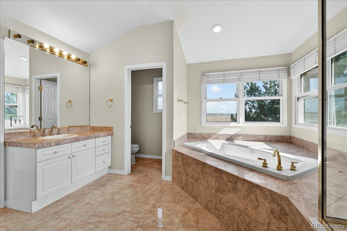 5662 S Nome Street Englewood CO 80111