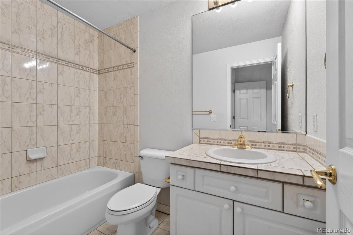 5662 S Nome Street Englewood CO 80111