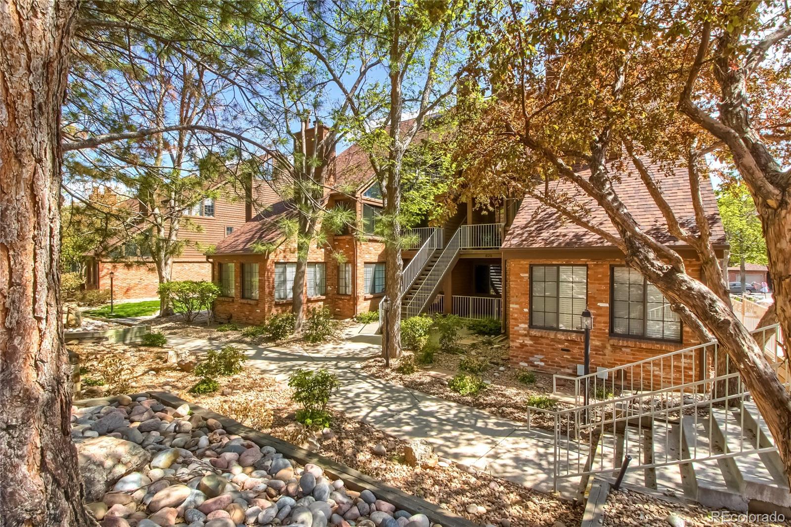 828 S Vance Street Lakewood CO 80226
