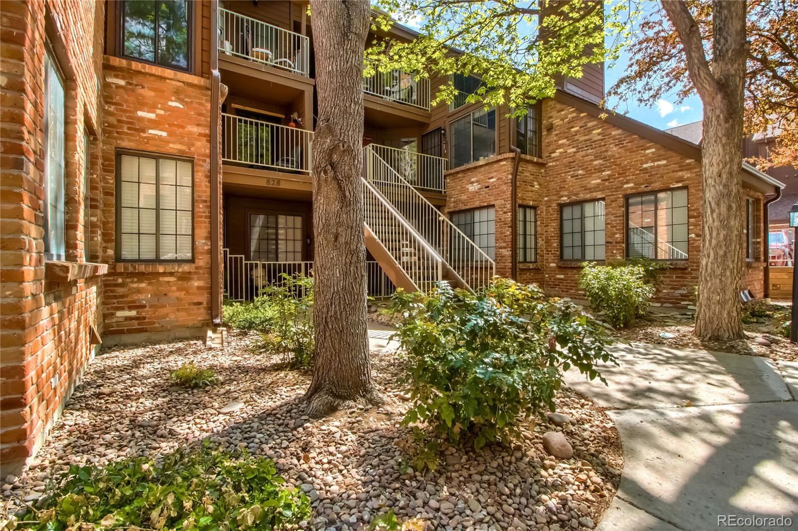 828 S Vance Street Lakewood CO 80226