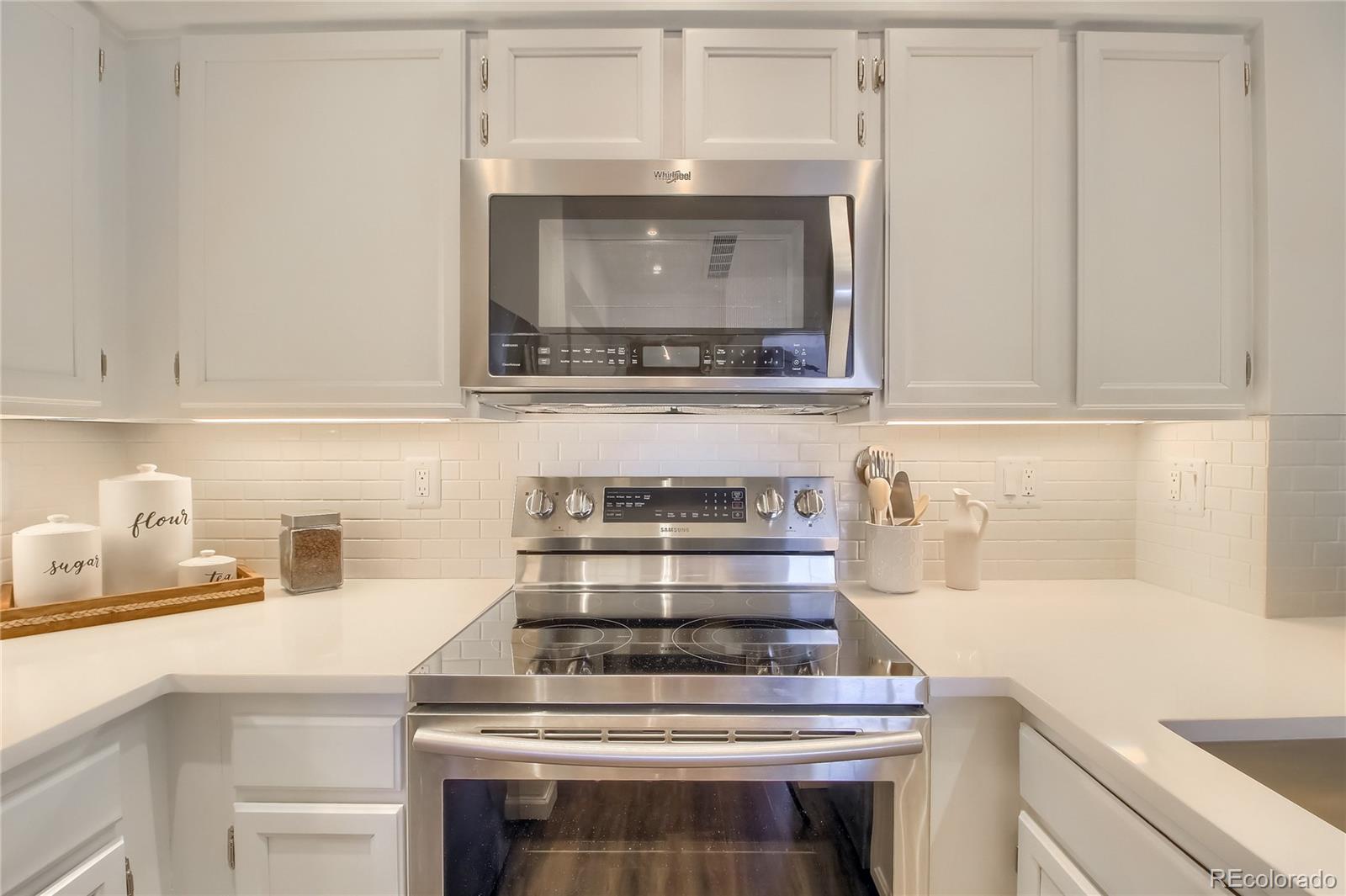 828 S Vance Street Lakewood CO 80226