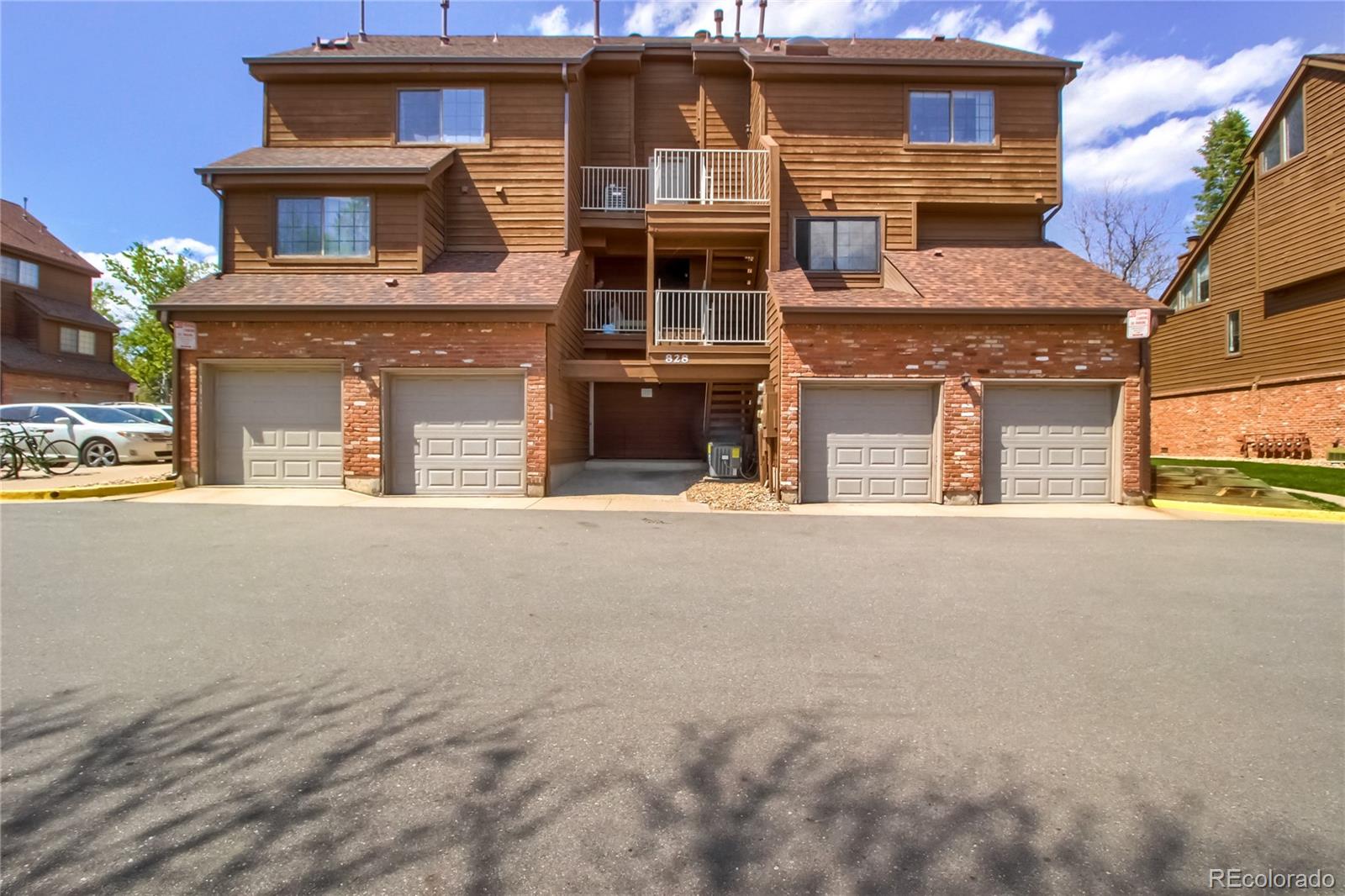 828 S Vance Street Lakewood CO 80226