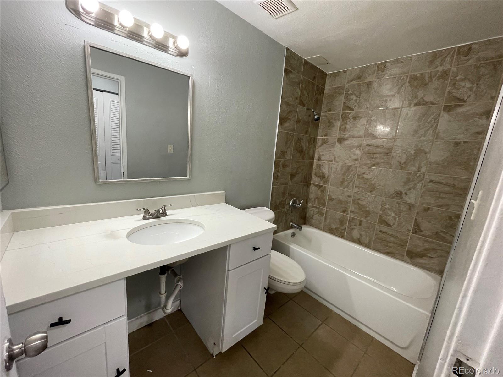 1590 Clinton Street Aurora CO 80010