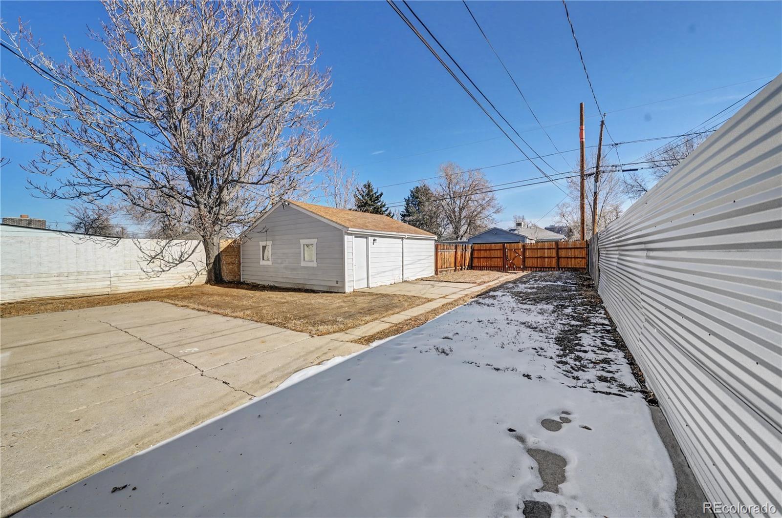 1764 Oakland Street Aurora CO 80010