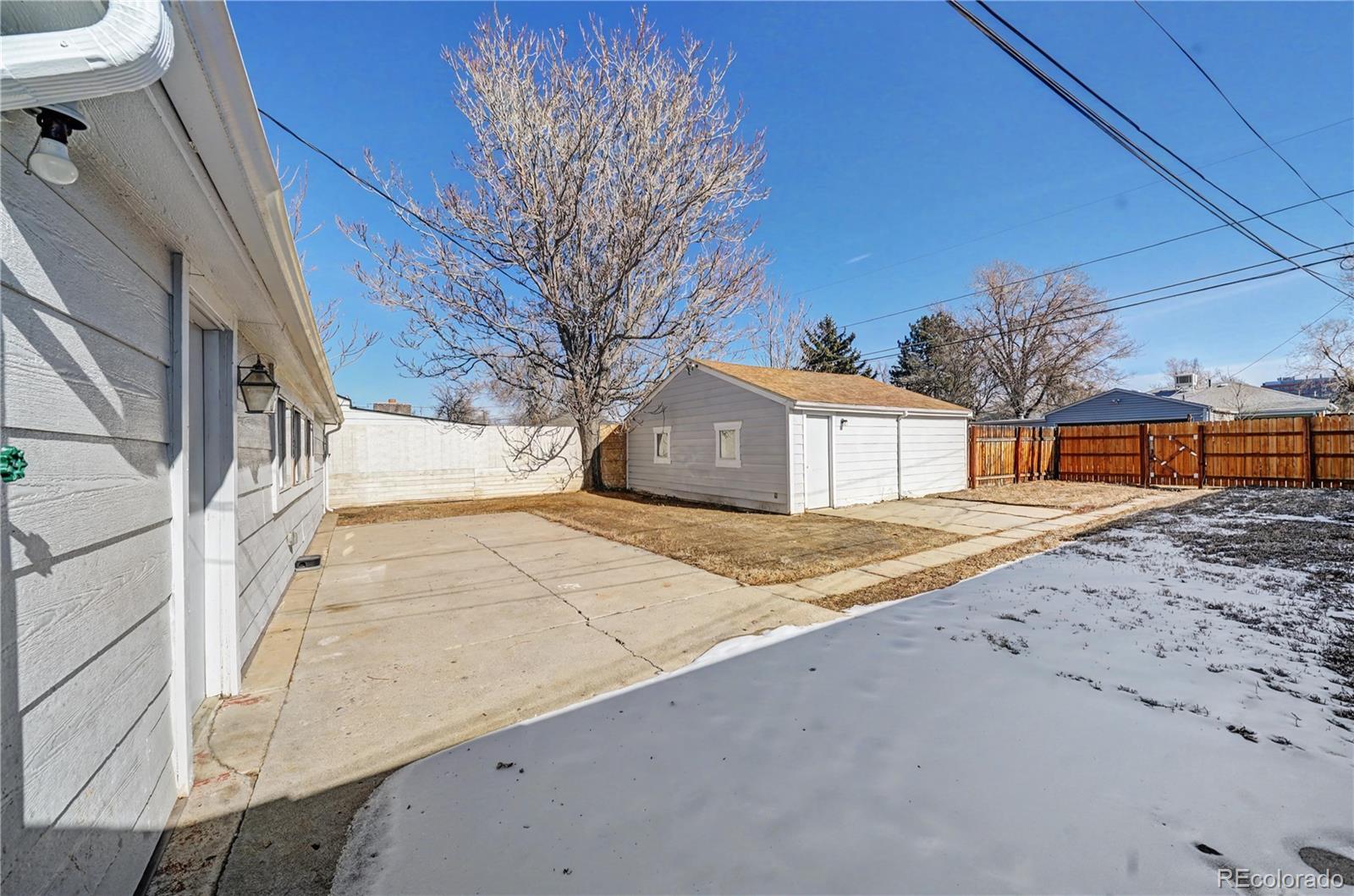 1764 Oakland Street Aurora CO 80010