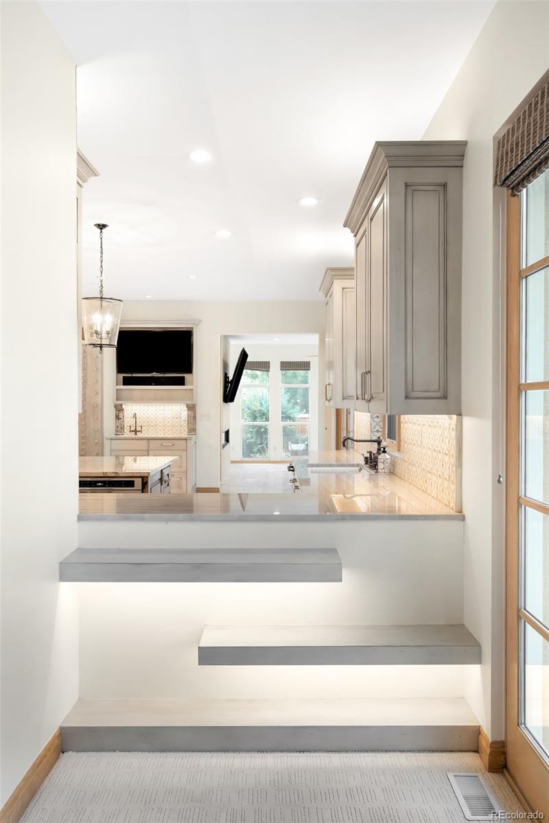 5904 Zinnia Court Arvada CO 80004