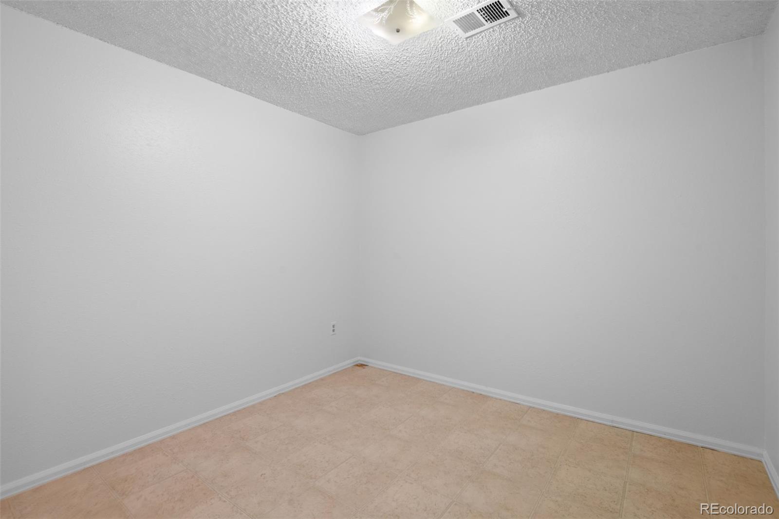 1142 S Owens Street Denver CO 80232