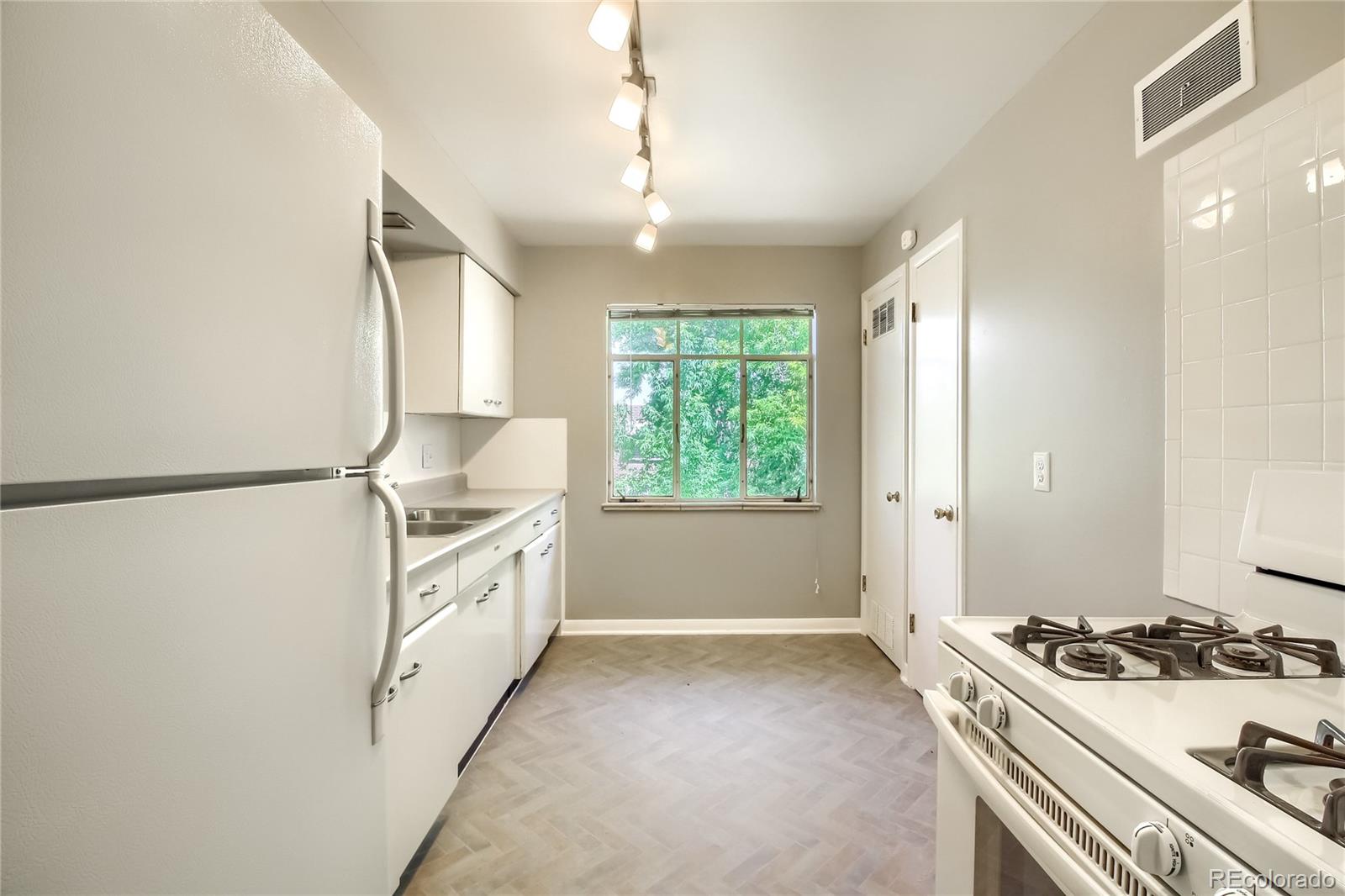 27 N Washington Street Denver CO 80209