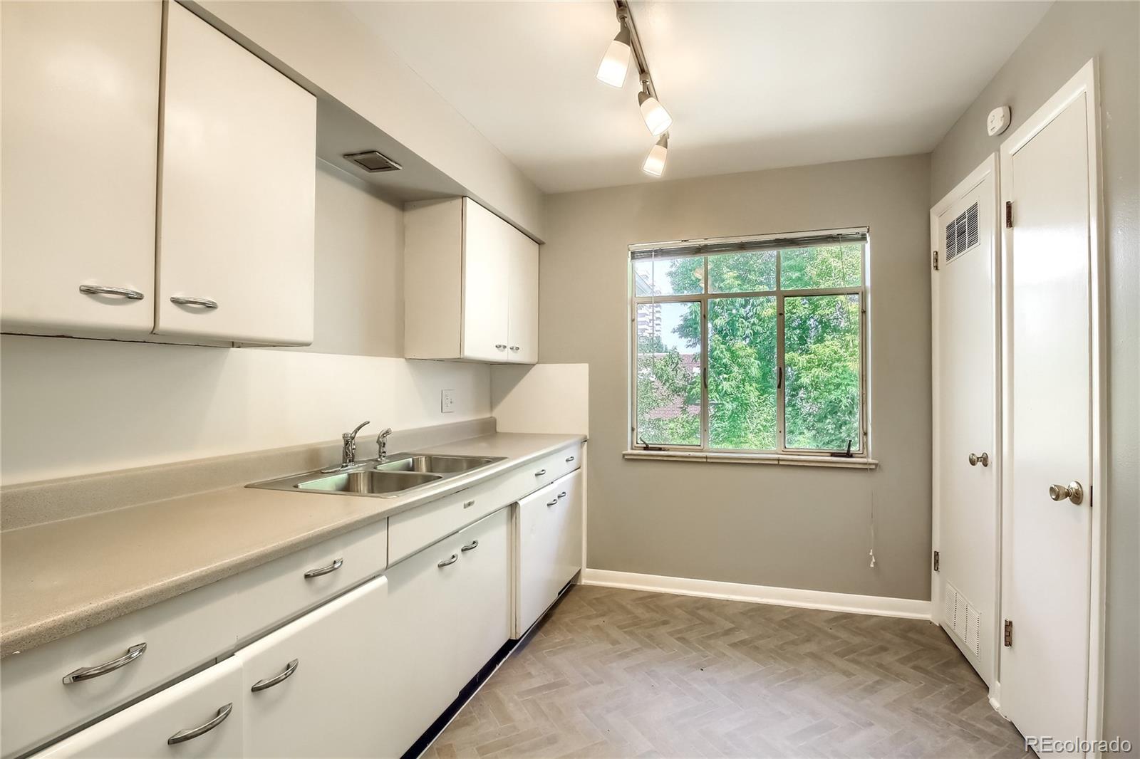27 N Washington Street Denver CO 80209