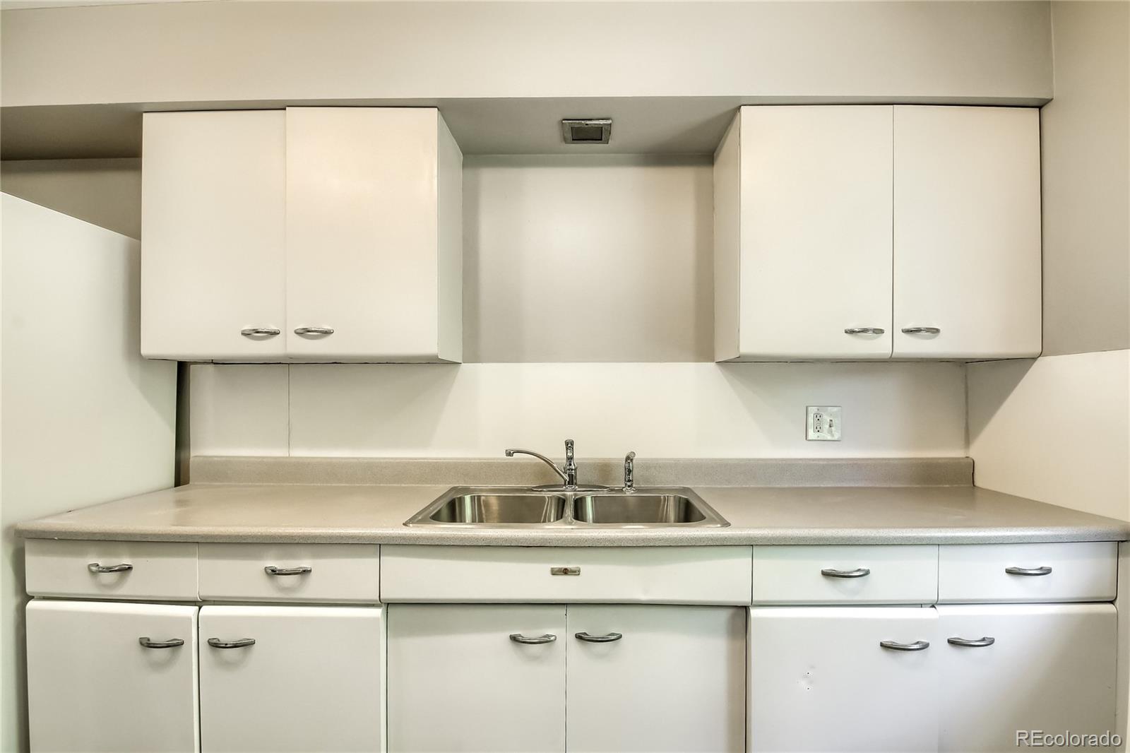 27 N Washington Street Denver CO 80209
