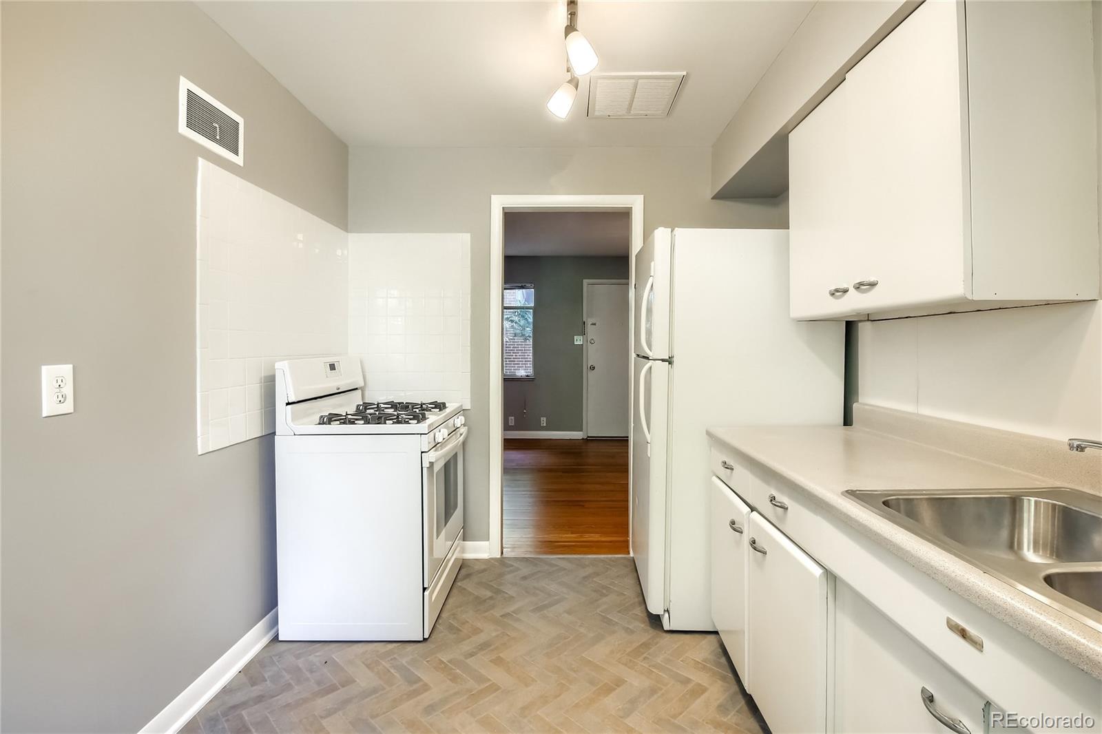 27 N Washington Street Denver CO 80209