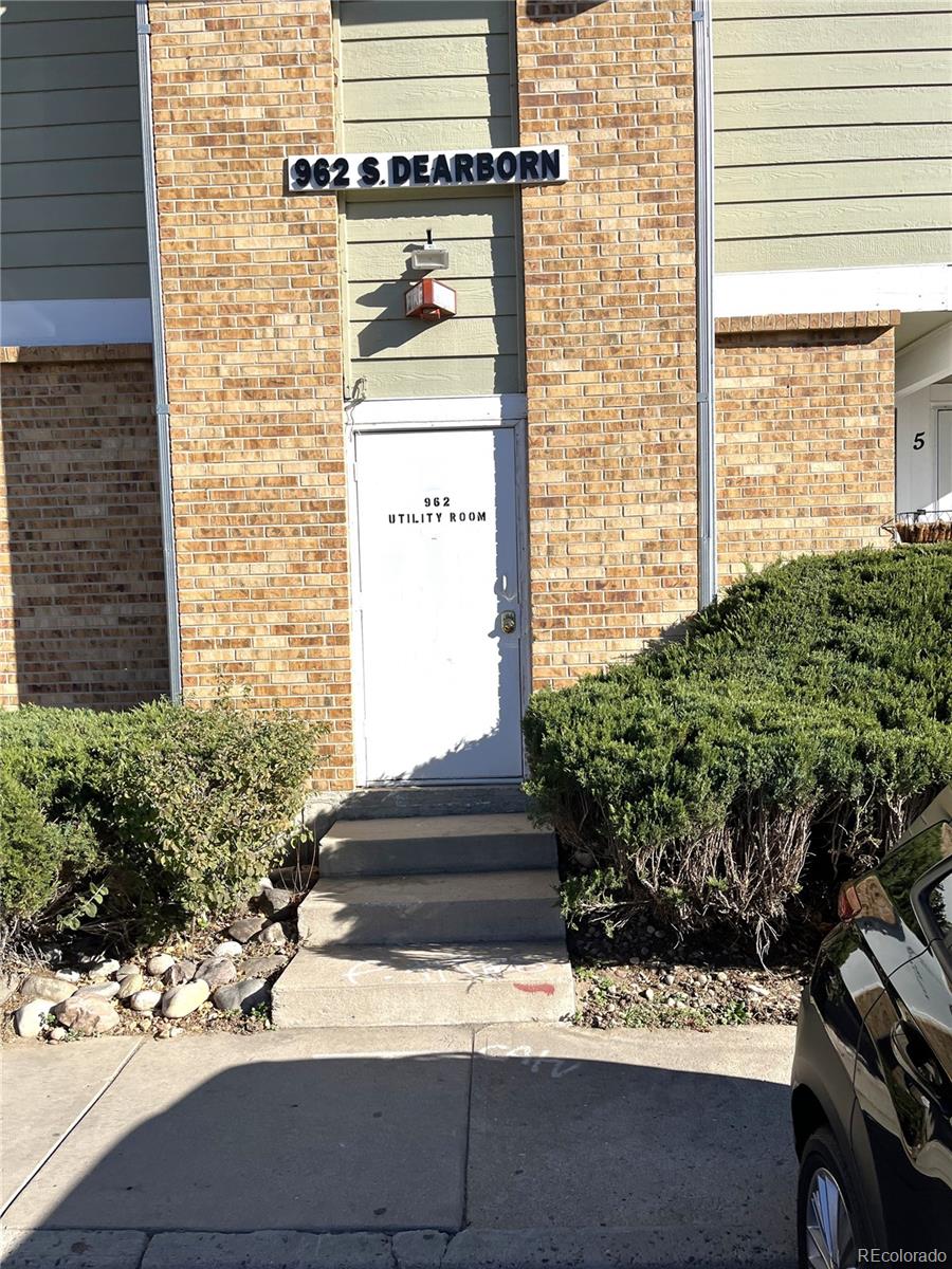 962 S Dearborn Way Aurora CO 80012