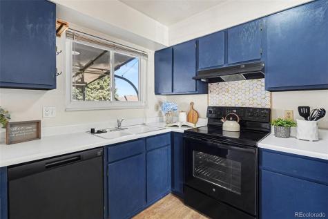 1632 S Rifle Street Aurora CO 80017