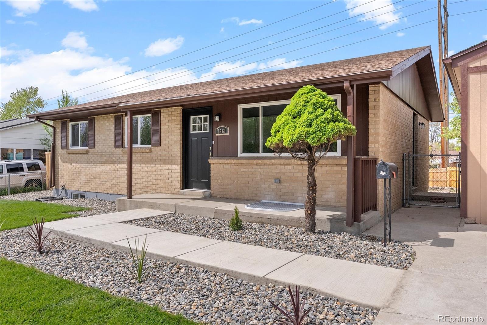 7961 E Grabada Road Denver CO 80221