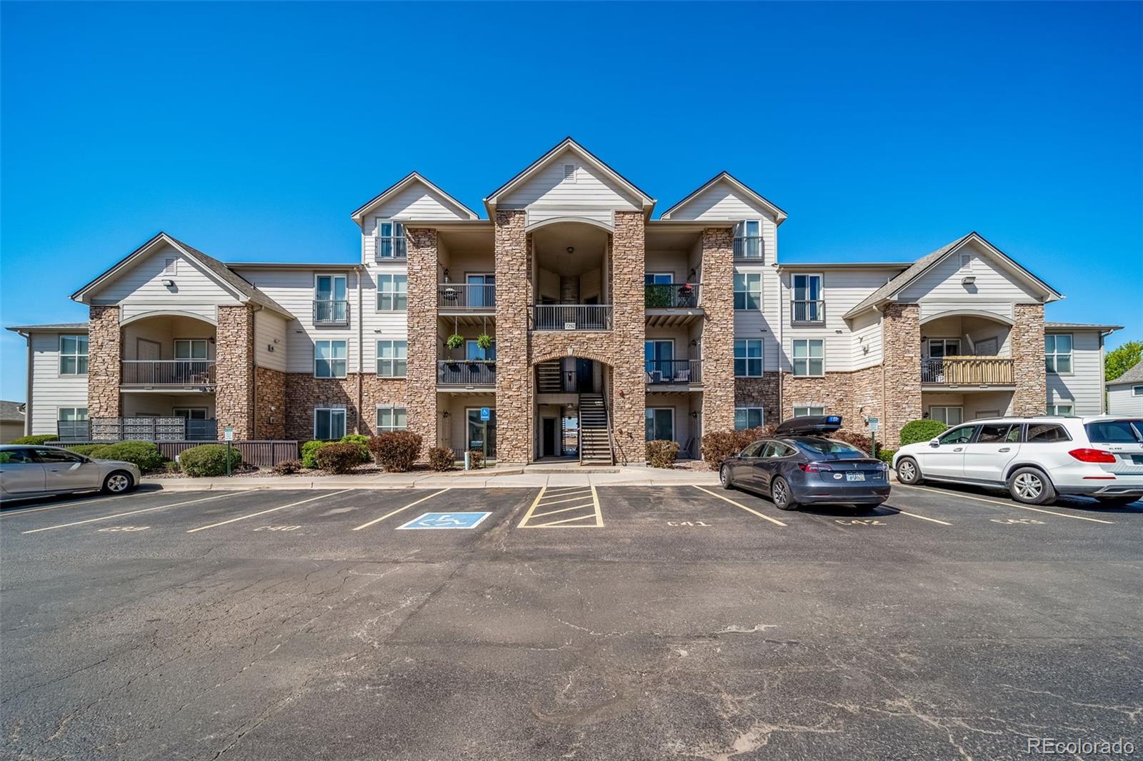 7292 S Blackhawk Street Englewood CO 80112