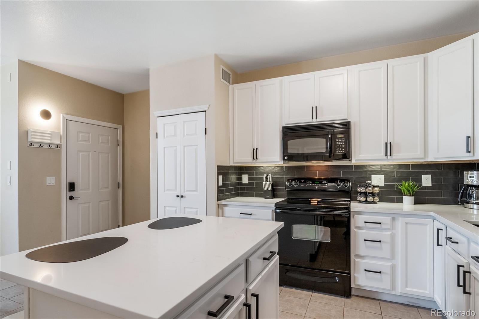 7292 S Blackhawk Street Englewood CO 80112