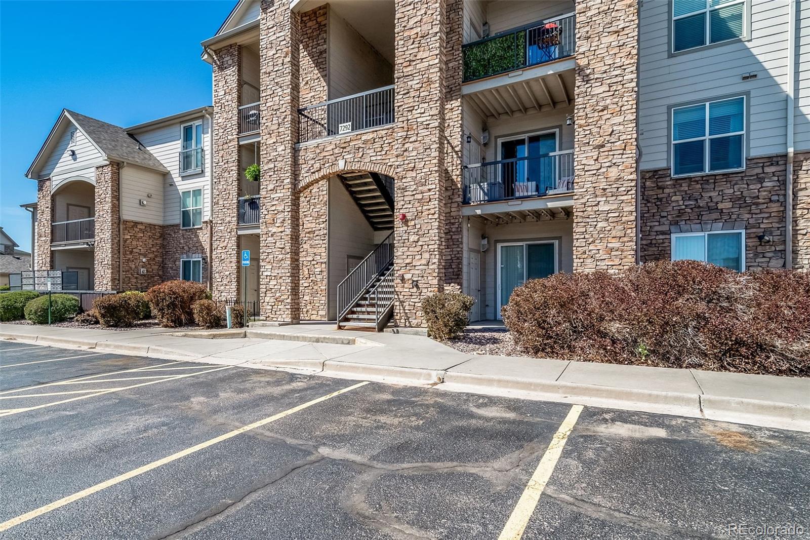 7292 S Blackhawk Street Englewood CO 80112