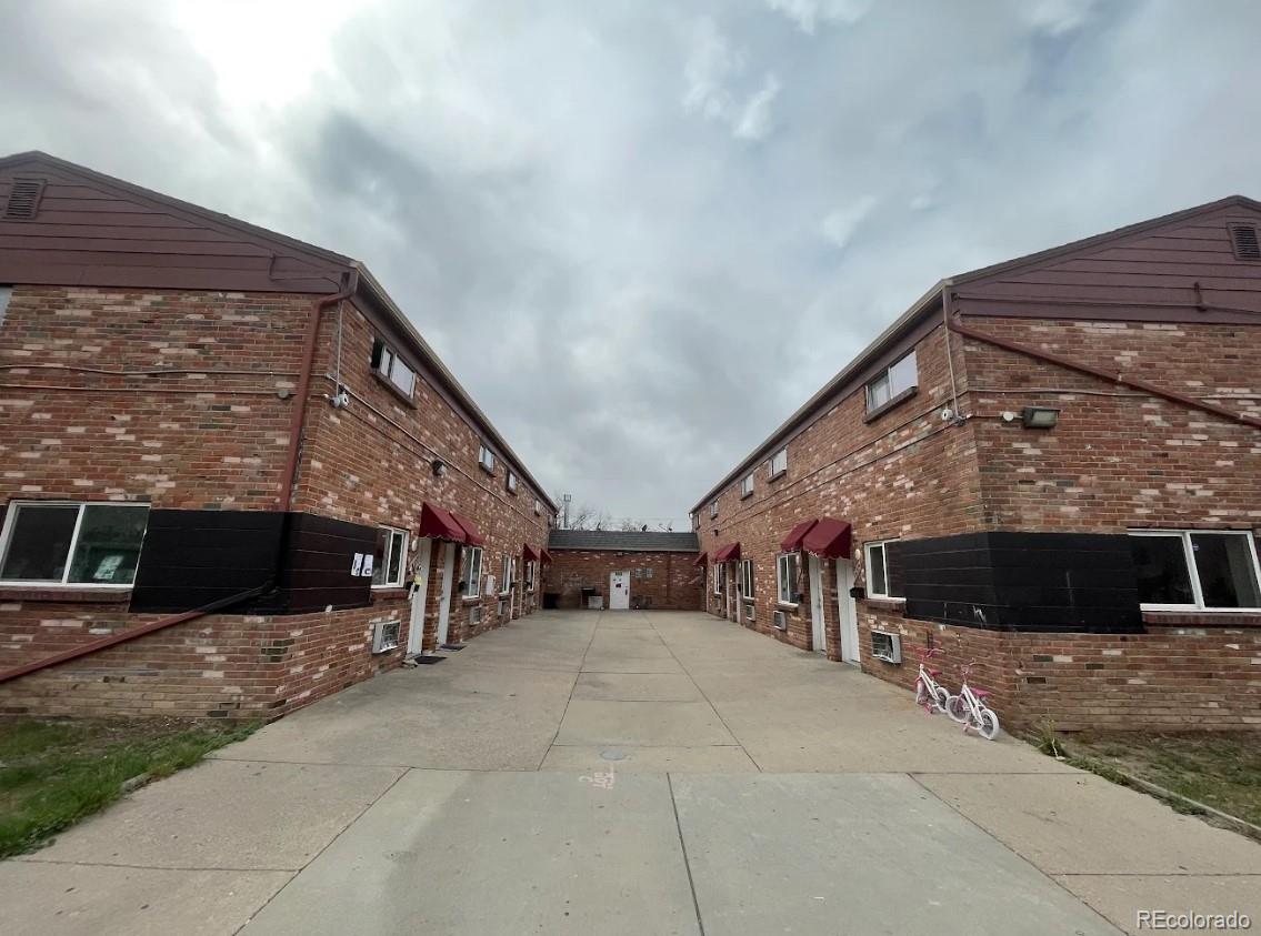 1627 Alton Aurora CO 80010