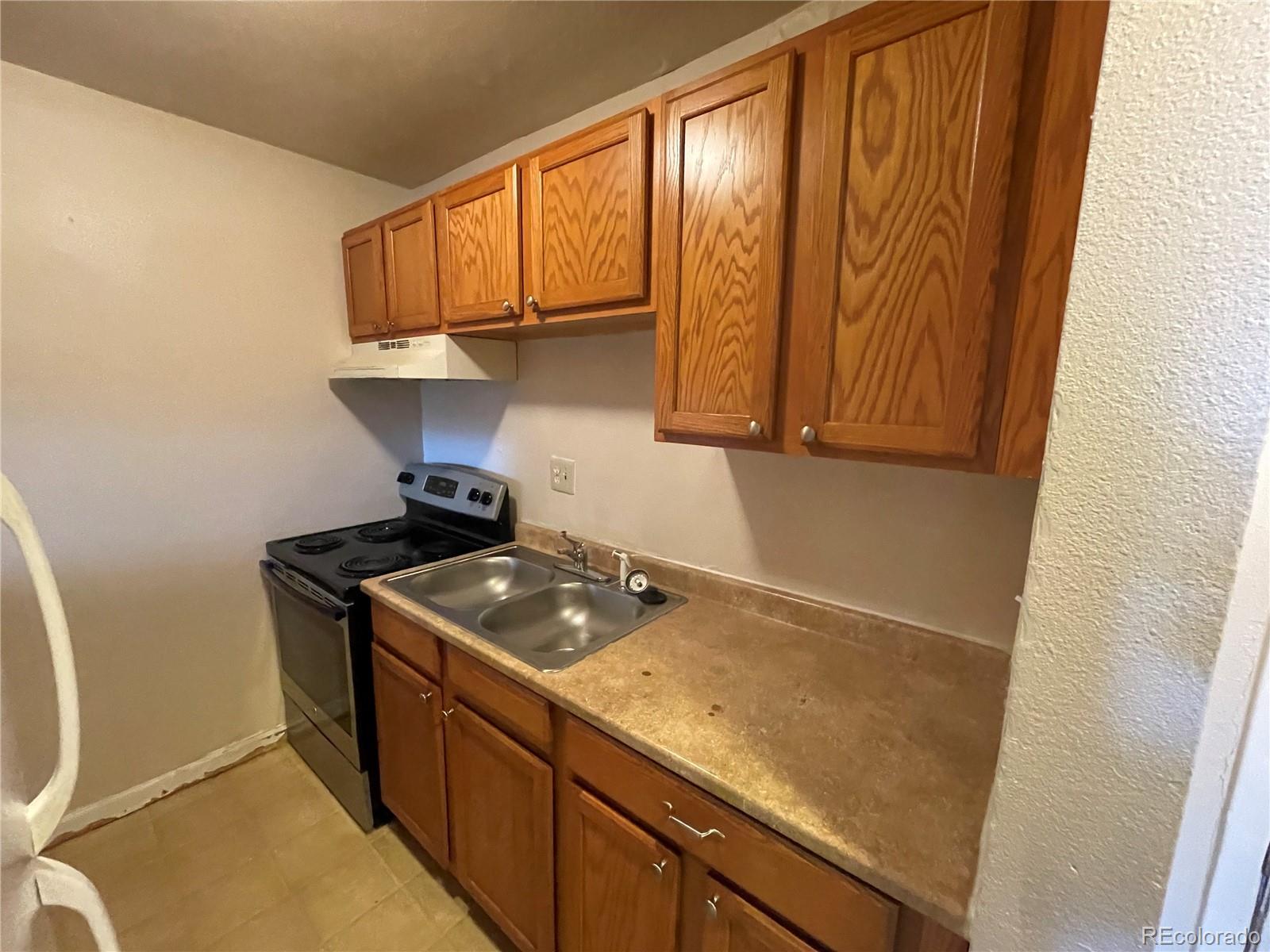 1590 Clinton Street Aurora CO 80010