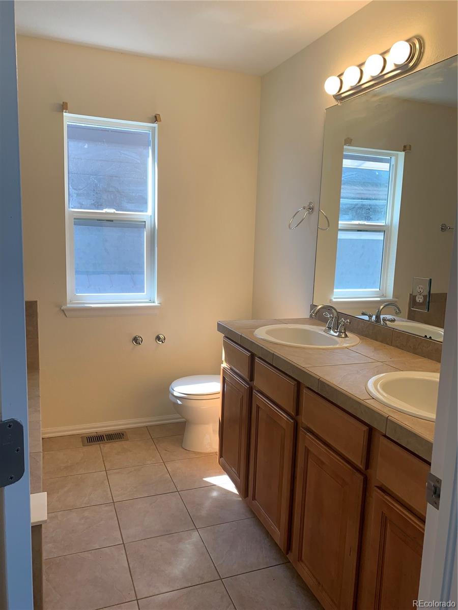 4144 Aspenmeadow Circle Highlands Ranch CO 80130