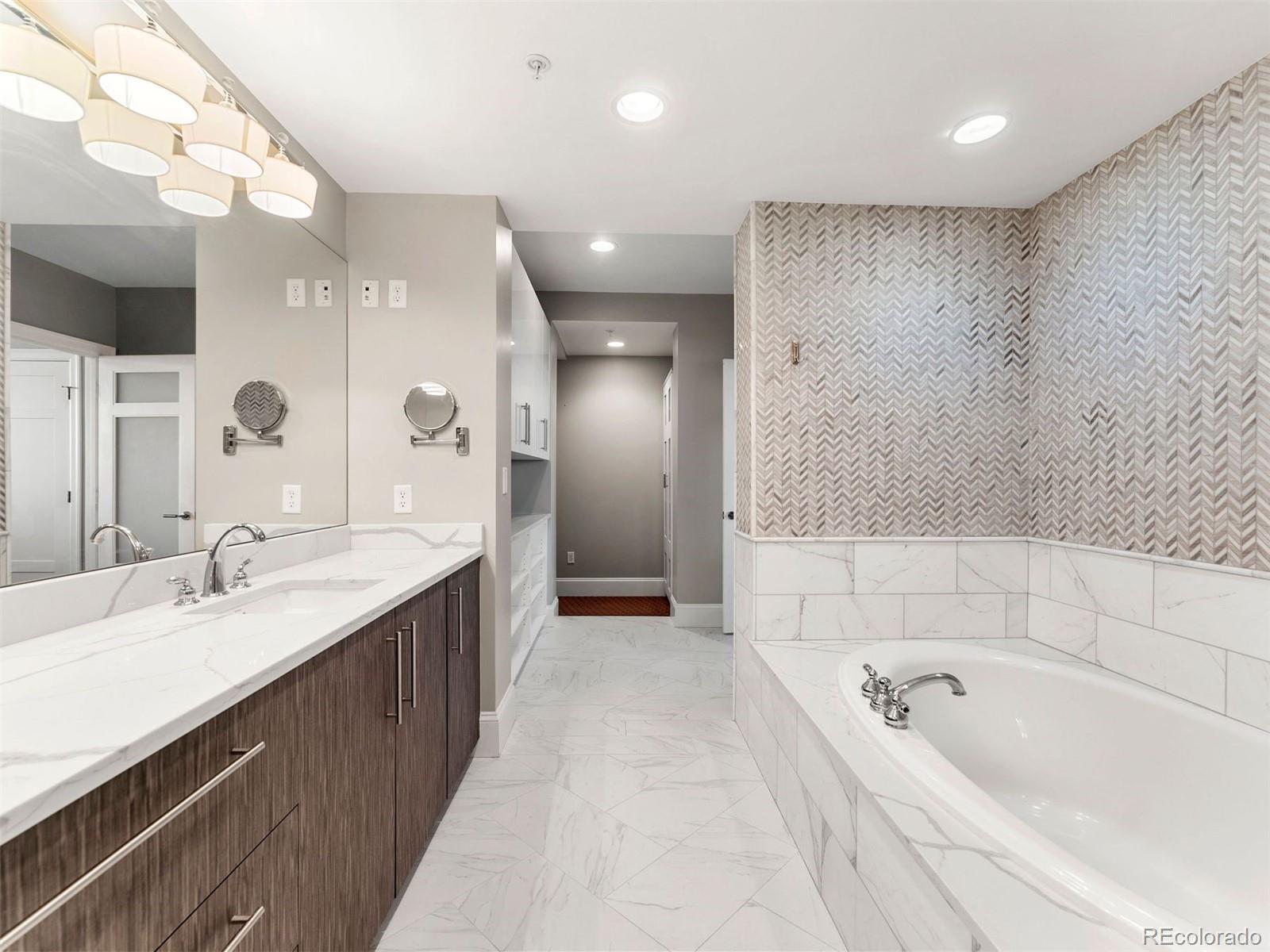 2001 Lincoln Street Denver CO 80202