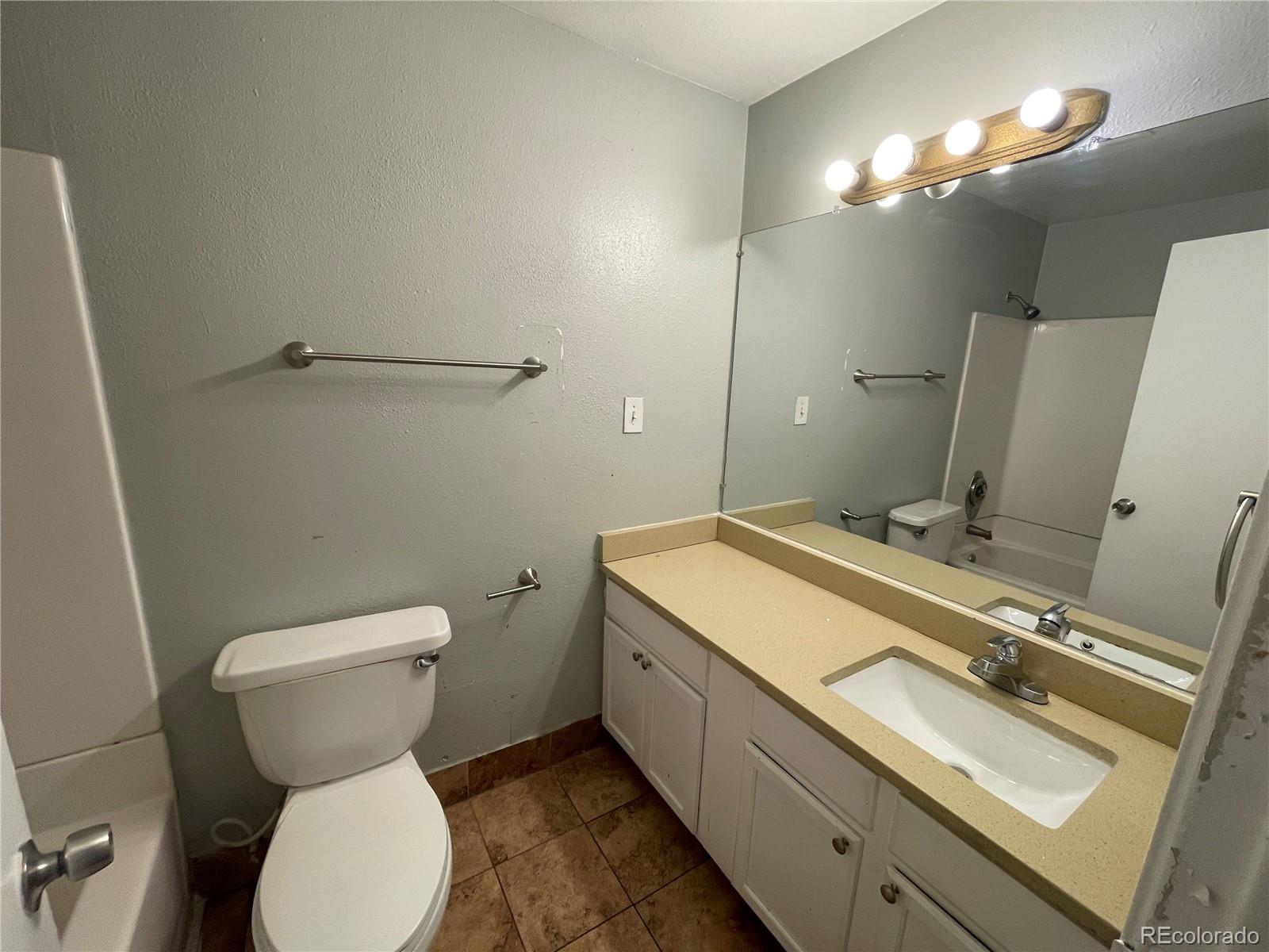1590 Clinton Street Aurora CO 80010