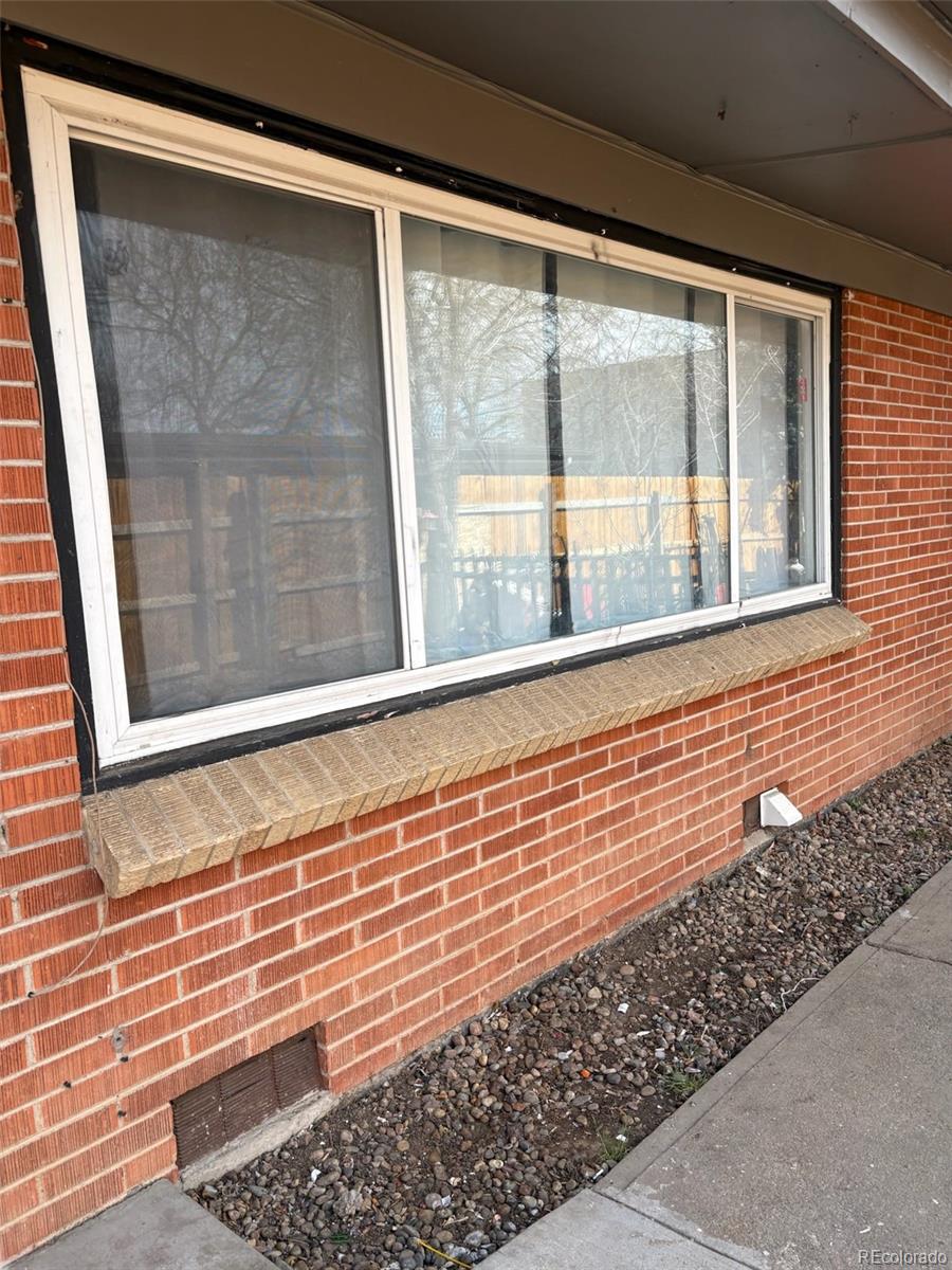 1922 Dallas Street Aurora CO 80010
