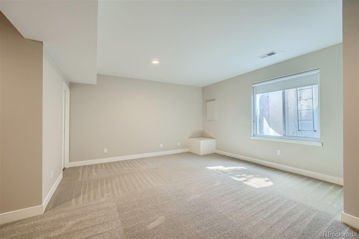6633 Avrum Drive Denver CO 80221