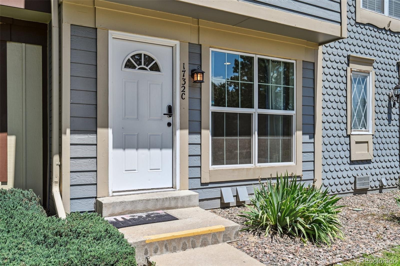 1732 S Blackhawk Way Aurora CO 80012