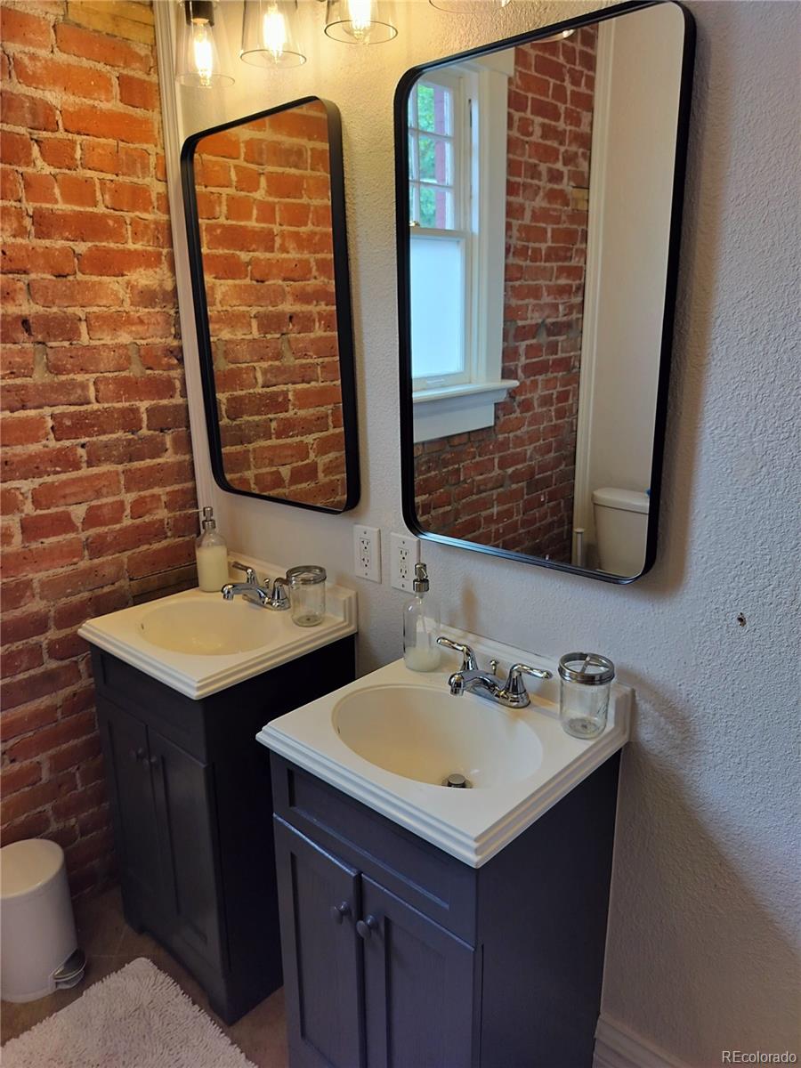 2073 E 17th Avenue Denver CO 80206