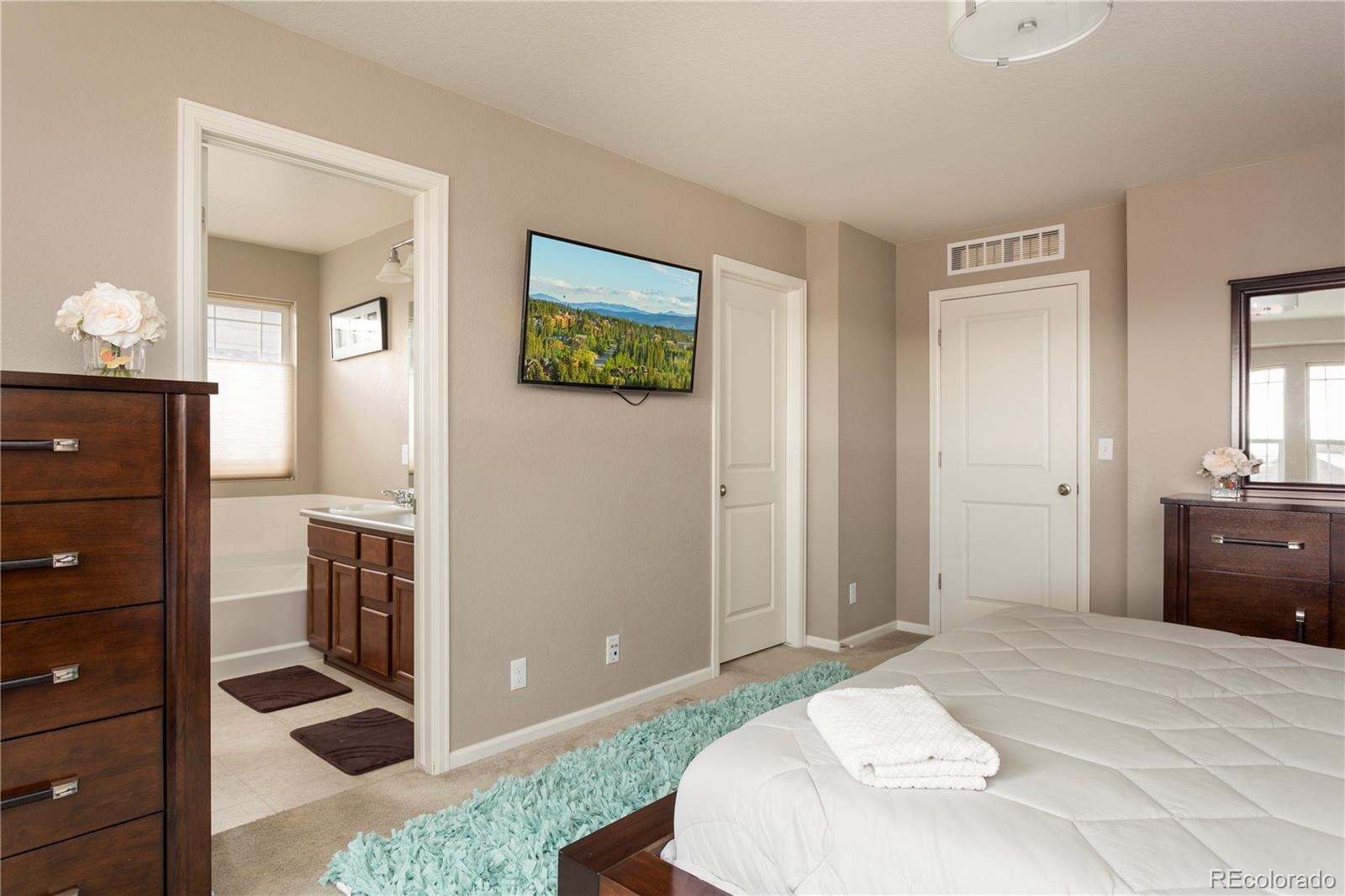 2834 Macon Way Denver CO 80238