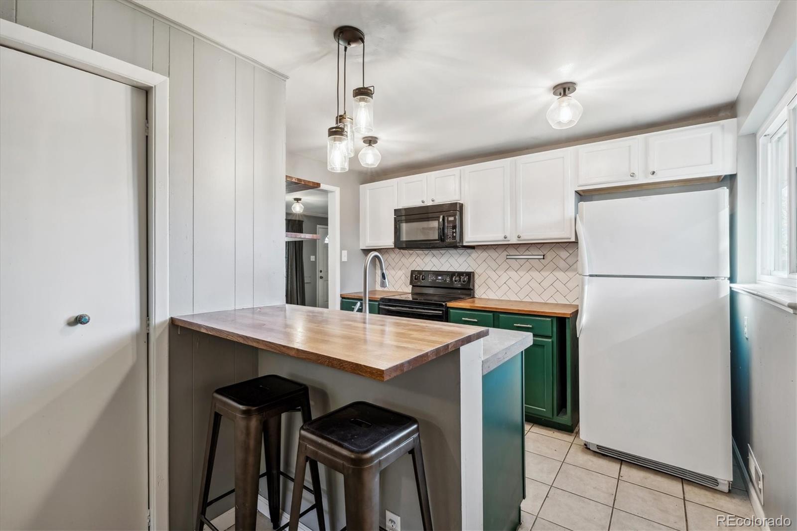 5570 Holland Drive Arvada CO 80002